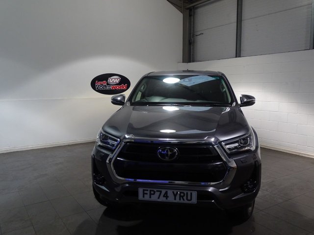 2024 Toyota HI-Lux 2.4L Invincible 4dr - Photo 7