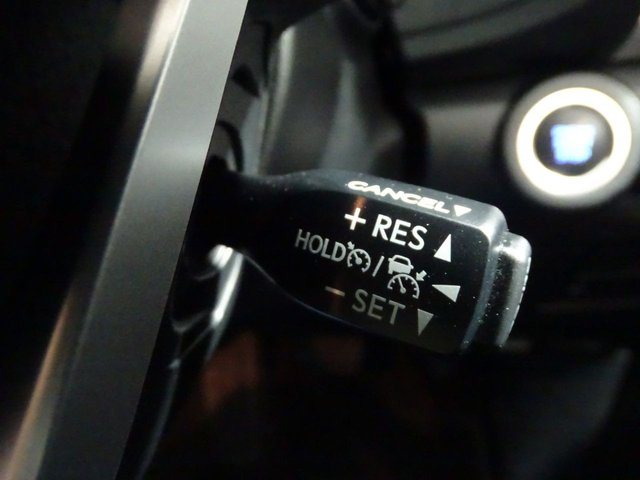 2024 Toyota HI-Lux 2.4L Invincible 4dr - Photo 11