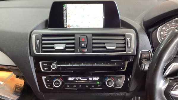 2017 BMW 1 SERIES - Photo 4