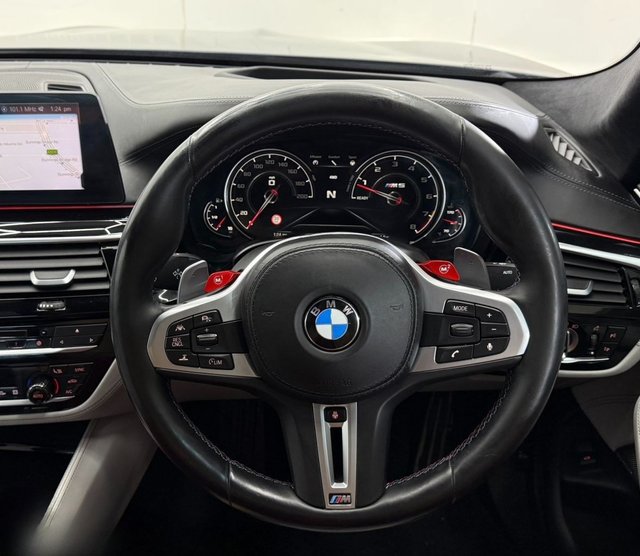 2018 BMW M5 - Photo 10