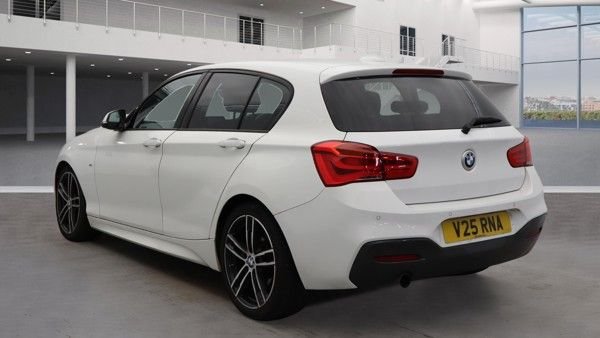 2017 BMW 1 SERIES - Photo 2