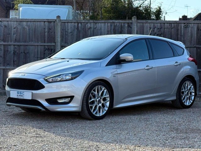 2018 Ford Focus - Photo 2