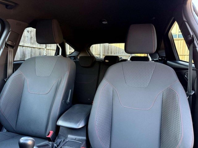 2018 Ford Focus - Photo 9