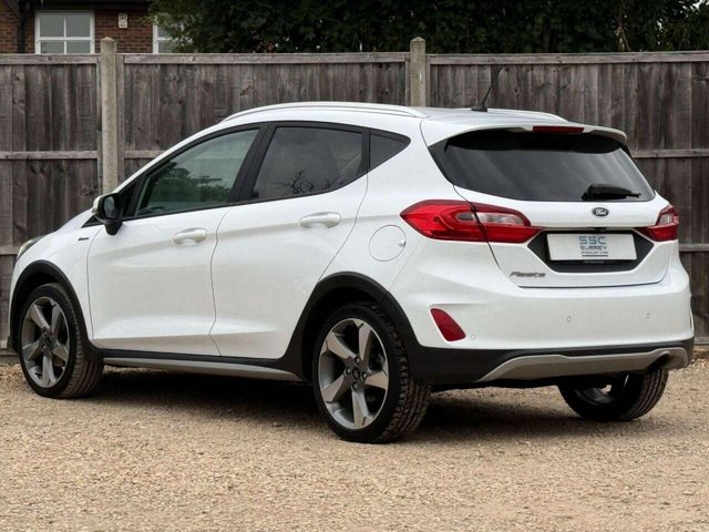 2018 Ford Fiesta - Photo 4