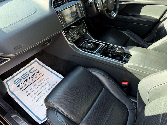 2017 Jaguar Xe - Photo 6