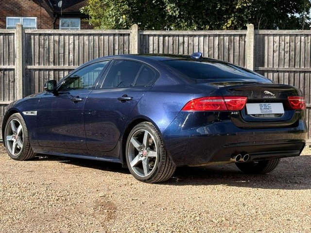2017 Jaguar Xe - Photo 4