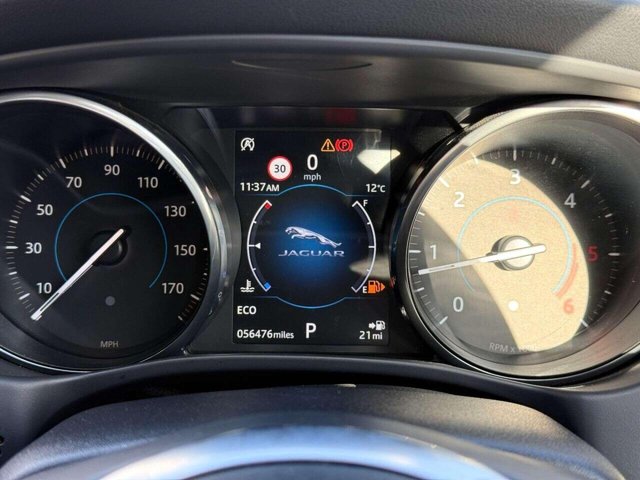 2017 Jaguar Xe - Photo 8