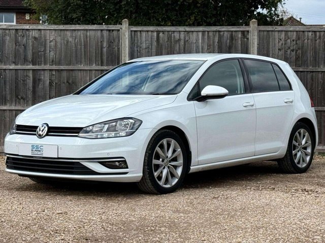 2017 Volkswagen Golf - Photo 2