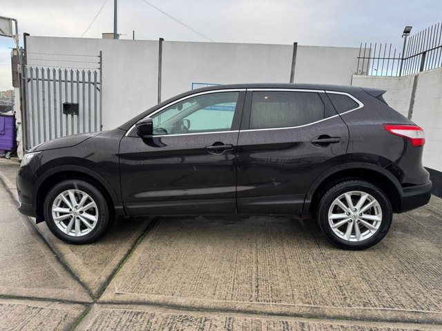 2015 Nissan Qashqai 1.5L Acenta+ 5dr - Photo 2