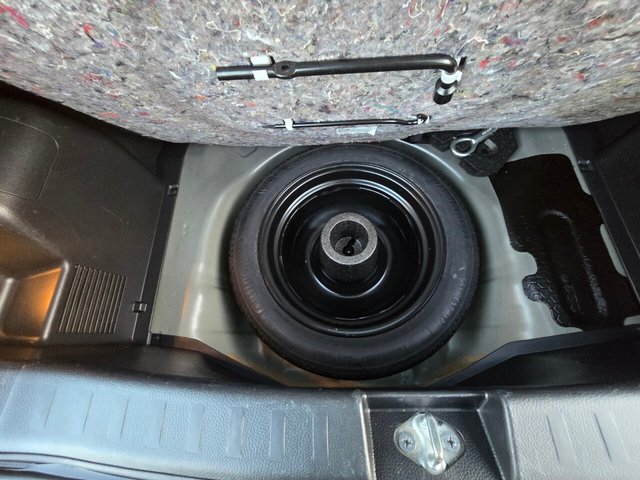 2013 SUZUKI SWIFT - Photo 4