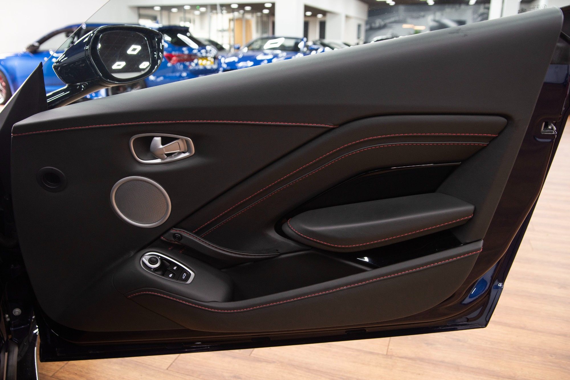 USED 2019 69 ASTON MARTIN VANTAGE 4.0 V8  