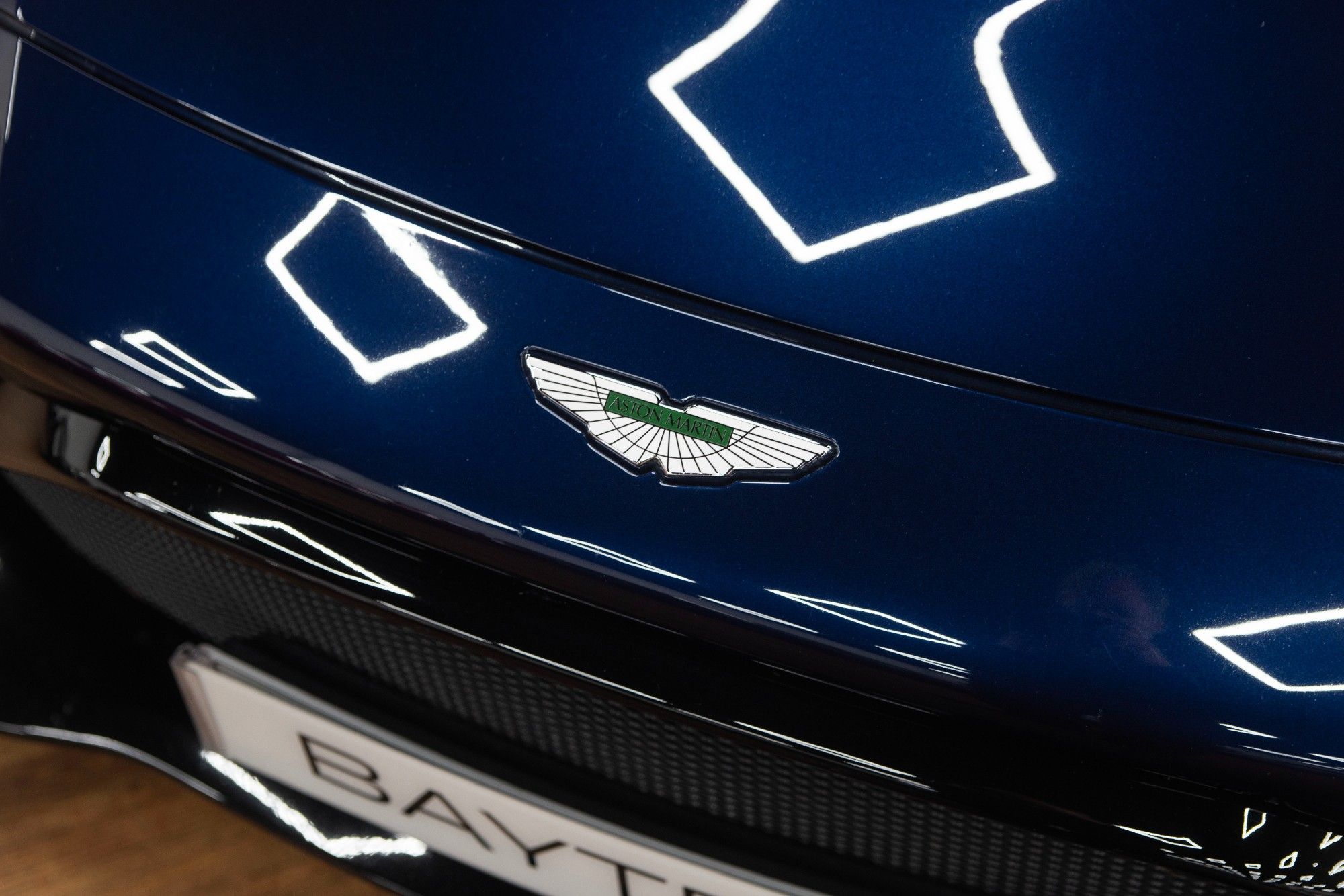 USED 2019 69 ASTON MARTIN VANTAGE 4.0 V8  
