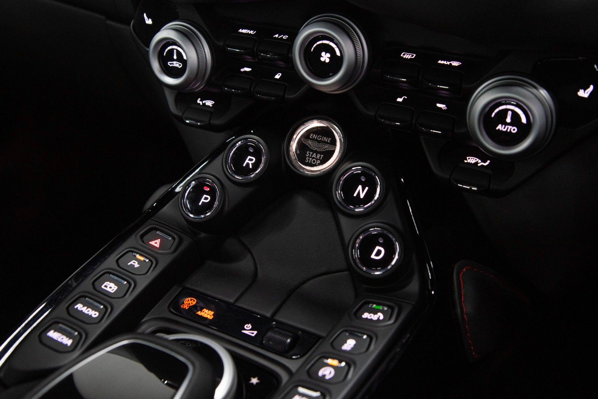 USED 2019 69 ASTON MARTIN VANTAGE 4.0 V8  