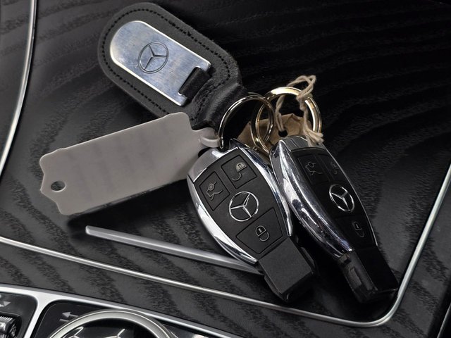 2018 MERCEDES-BENZ GLC 2.0 GLC250 AMG Line SUV 5dr Petrol G-Tronic+ 4MATIC Euro 6 (s/s) (211 ps) - Photo 9