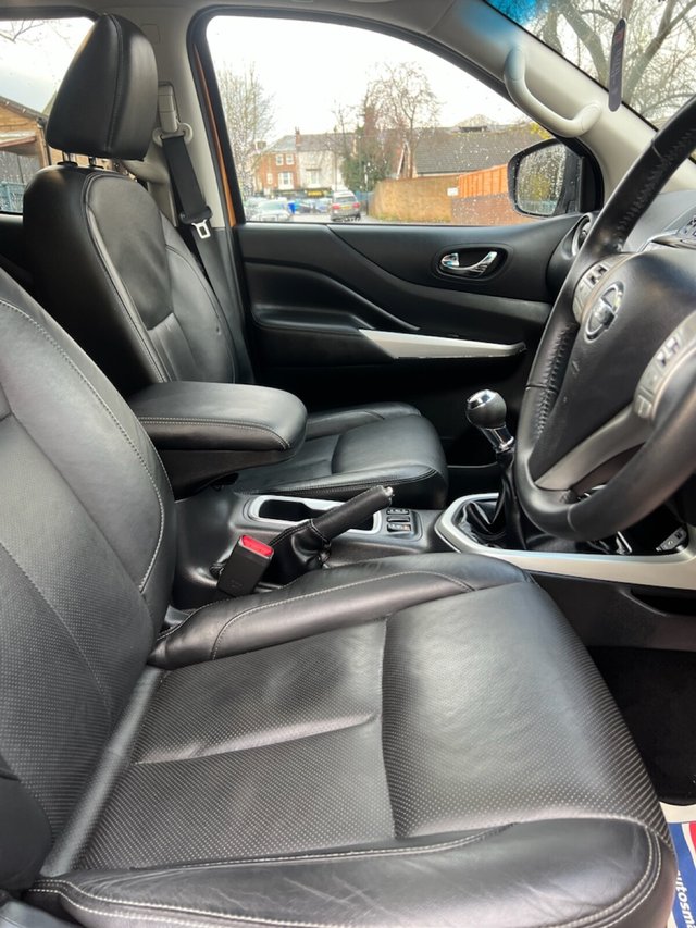 2016 NISSAN NAVARA 2.3 dCi Tekna Pickup Double Cab 4dr Diesel Manual 4WD Euro 5 (190 ps) - Photo 12
