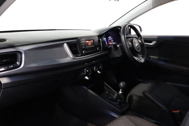 2017 KIA RIO - Photo 8