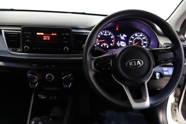 2017 KIA RIO - Photo 11