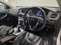 USED 2018 68 VOLVO V40 1.5 T3 GPF Inscription Hatchback 5dr Petrol Auto Euro 6 (s/s) (152 ps) 