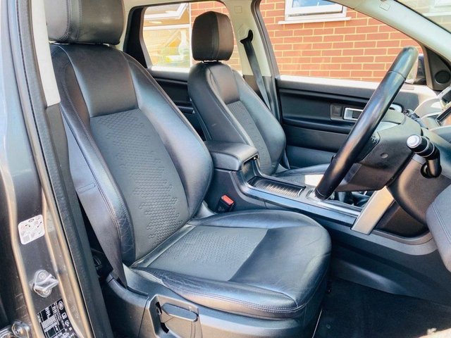 2018 Land Rover Discovery Sport 2L SE Tech 5dr - Photo 4