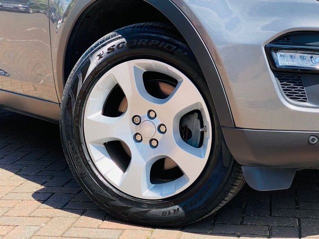 2018 Land Rover Discovery Sport 2L SE Tech 5dr - Photo 5