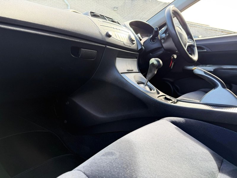 2006 Honda Civic in grey — photo 16 of 25
