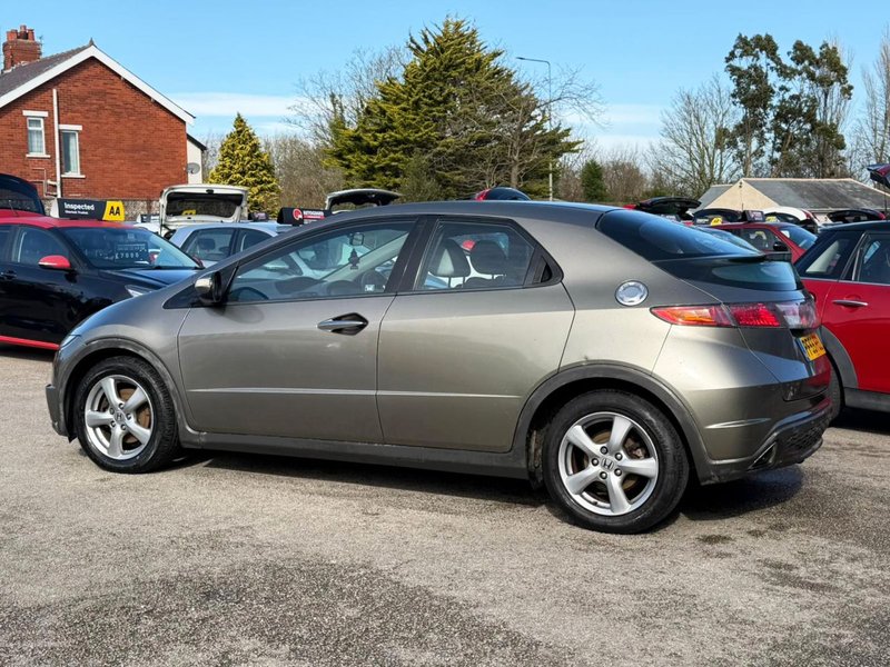 2006 Honda Civic in grey — photo 7 of 25