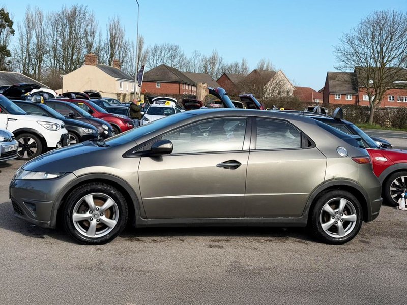 2006 Honda Civic in grey — photo 13 of 25