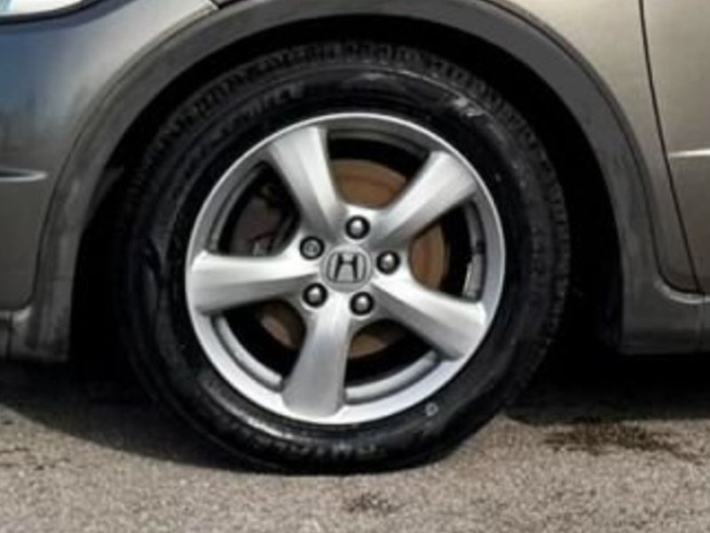 2006 Honda Civic in grey — photo 11 of 26