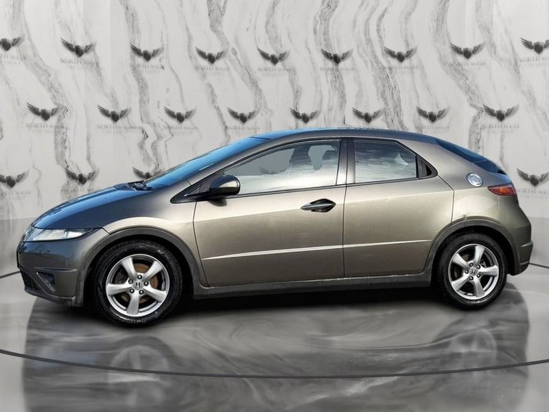 2006 Honda Civic in grey — photo 12 of 26