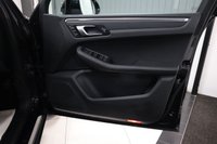 USED 2021 21 PORSCHE MACAN 2.0T SUV 5dr Petrol PDK 4WD Euro 6 (s/s) (245 ps) PANO+14WAY+PASM+HTD WHEEL+21S!