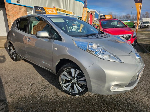 2015 LEAF 2015 24KWH TEKNA HATCHBACK 5DR ELECTRIC AUTO 107 BHP 4,195 PER MONTH... photo