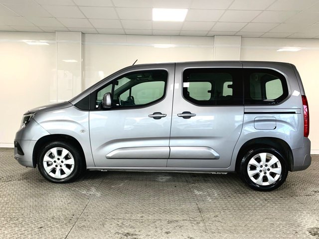 2020 Vauxhall Combo Life 1.5L Energy 5dr - Photo 4
