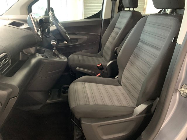 2020 Vauxhall Combo Life 1.5L Energy 5dr - Photo 6