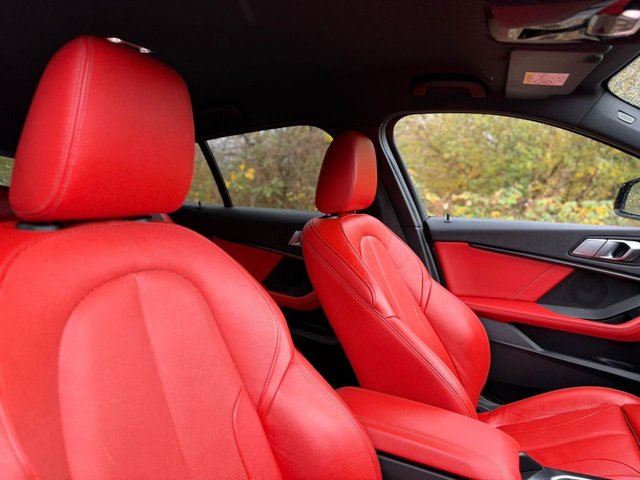 2019 BMW 1 SERIES - Photo 12