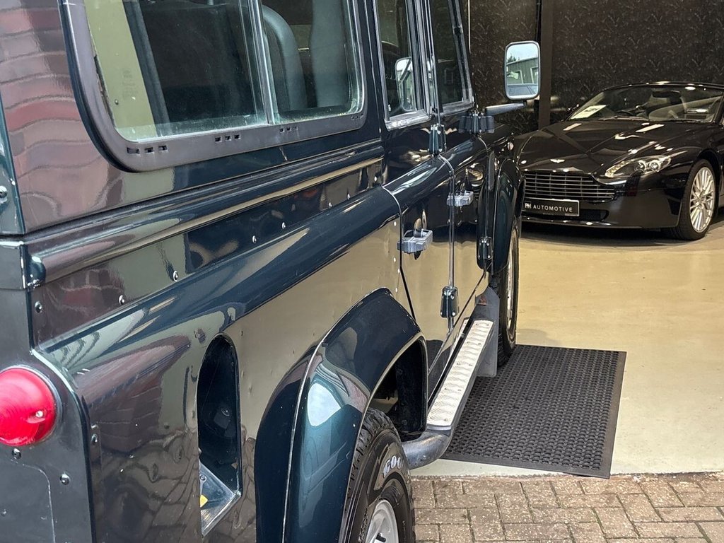 USED 2015 64 LAND ROVER DEFENDER 2.2 TDCi XS Station Wagon Double Cab 5dr Diesel Manual 4WD MWB Euro 5 (122 ps) REAR CAMERA|SECURITY S/WHEEL