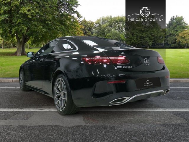 2021 Mercedes-Benz E-CLASS - Photo 2