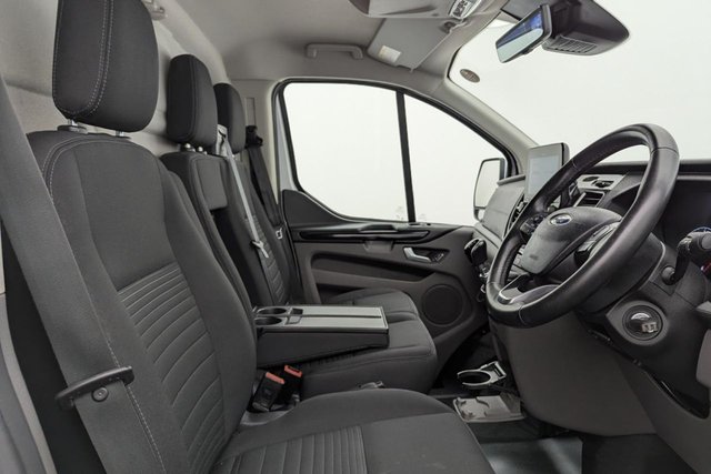 2022 Ford Transit Custom 2L Limited 5dr - Photo 3