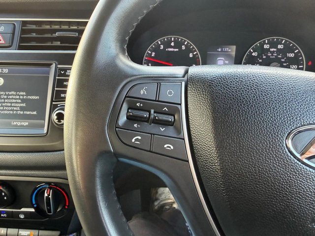 2020 HYUNDAI I20 - Photo 8