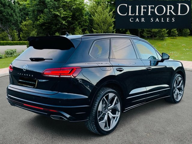 2019 Volkswagen Touareg 3L R-Line Tech 5dr - Photo 11
