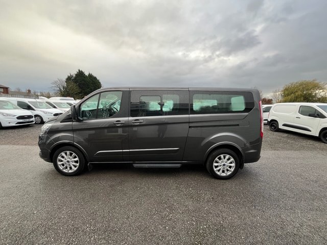 2022 Ford Tourneo Custom 2L Titanium 5dr - Photo 9