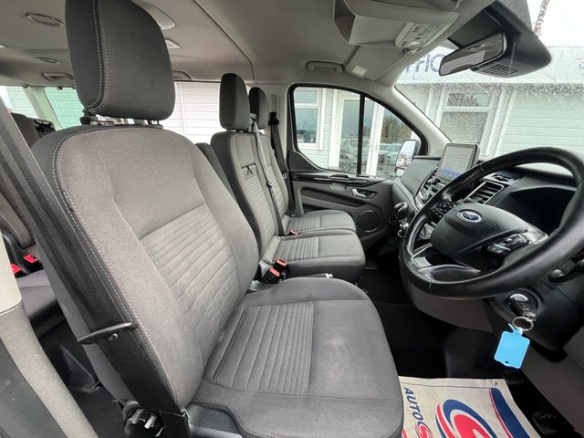 2022 Ford Tourneo Custom 2L Titanium 5dr - Photo 12