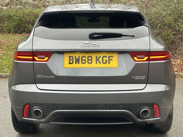 2019 JAGUAR E-PACE - Photo 4