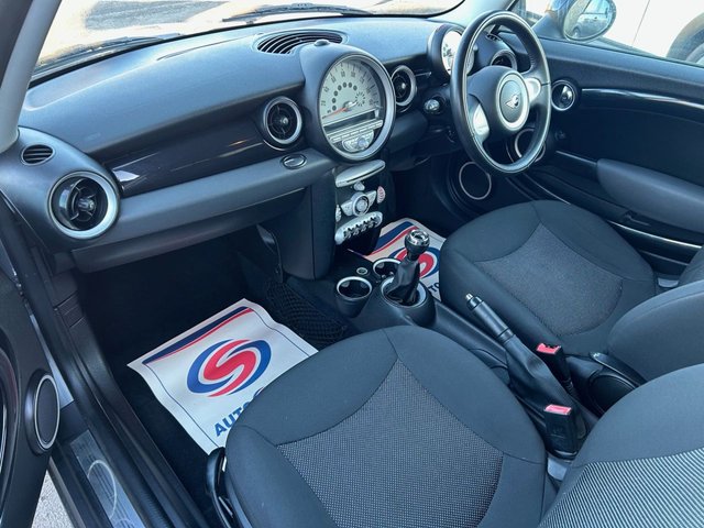 2010 MINI HATCH - Photo 9