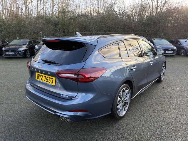 2022 Ford Focus 1L St-Line Vignale 5dr - Photo 3