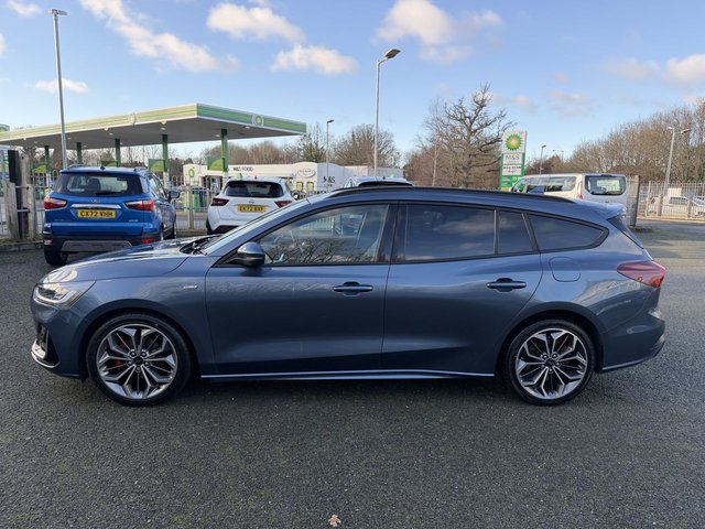 2022 Ford Focus 1L St-Line Vignale 5dr - Photo 6