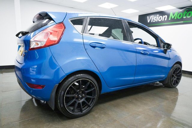 2014 FORD FIESTA 1.0T EcoBoost Titanium Euro 5 (s/s) 5dr - Photo 4