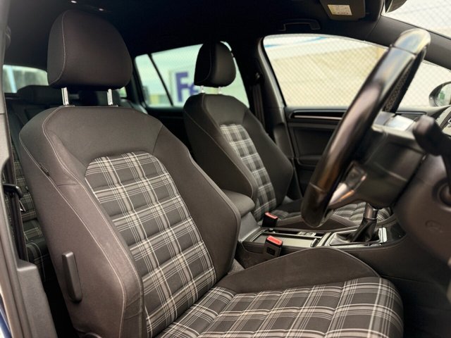 2017 VOLKSWAGEN GOLF - Photo 3