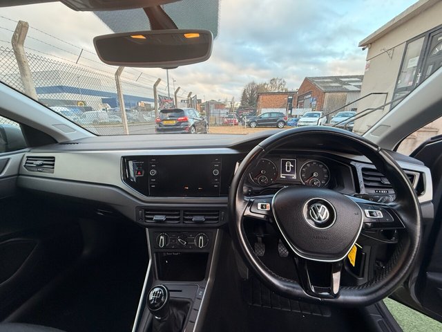 2019 VOLKSWAGEN POLO - Photo 3