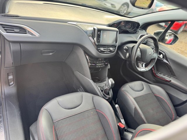 2017 PEUGEOT 208 - Photo 9