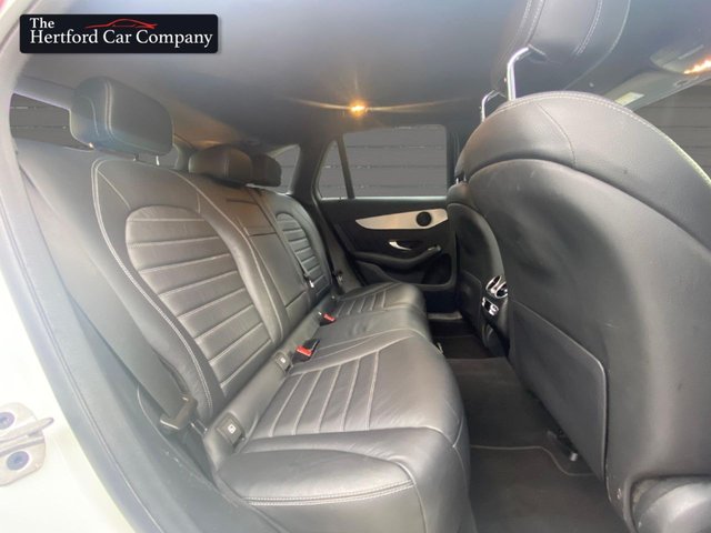 2021 Mercedes-Benz Glc 2L Amg Line 5dr - Photo 12